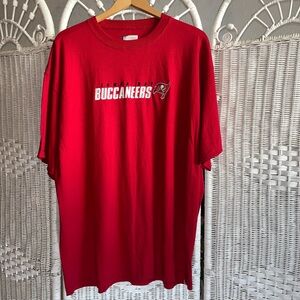 NFL Team Apparel Tampa Bay buccaneers Red T Shirt NWT New Men’s 2XL Bucs